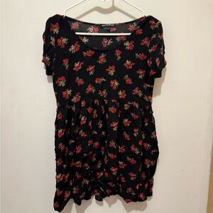 Brandy Melville Black Floral Short Sleeve Top